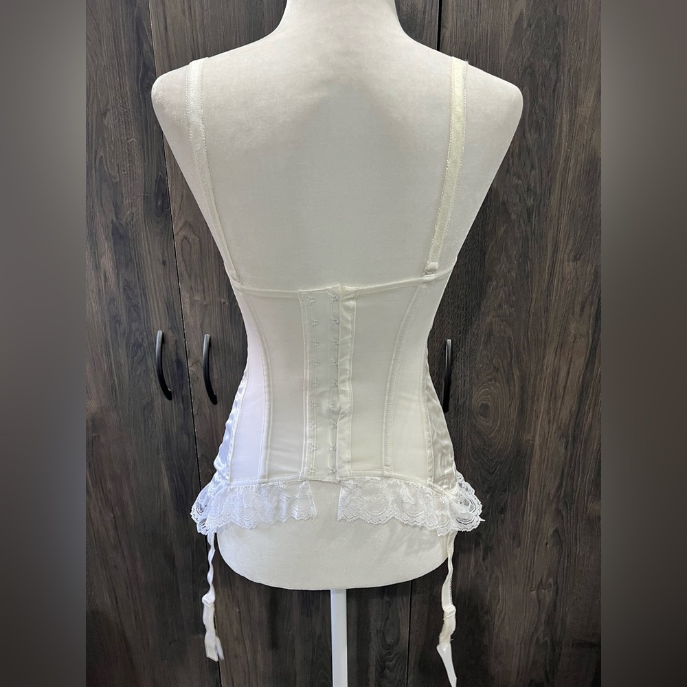 Victoria’s Secret Y2K lace/ silky mesh white bustier corset - Picture 2 of 13